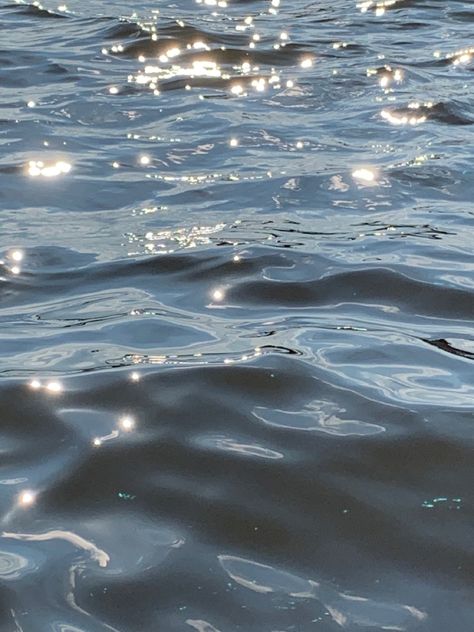 water picture sun reflections summer aesthetic Sun And Water Aesthetic, Water Princess Aesthetic, Light Reflecting On Water, Sparkly Water Aesthetic, Water Reference Photos, Mirror Reflection Aesthetic, Reflect Aesthetic, Cold Water Aesthetic, Paloma Core