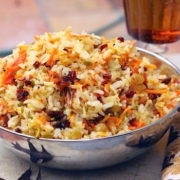 Persian Jeweled Rice, Jeweled Rice, Easy Mediterranean Recipes, Persian Rice, Middle East Recipes, Lentils And Rice, Persian Cuisine, Rice Side Dishes, Golden Raisins