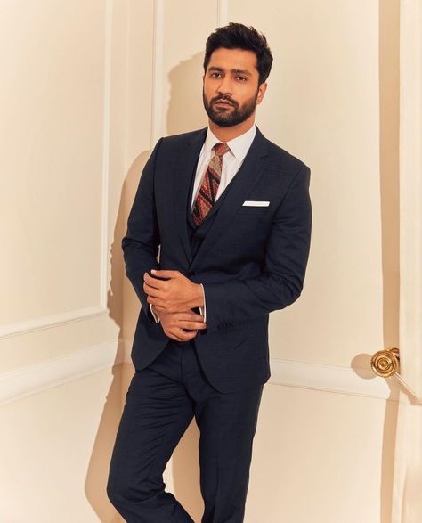 Navy Blue Blazer Outfit Men Wedding, Blue Blazer Outfit Men Wedding, Exchange Of Rings, Navy Blue Blazer Outfit, Male Photoshoot Ideas, Blue Blazer Outfit Men, Best Wedding Suits For Men, Kohli Hairstyle, Virat Kohli Hairstyle