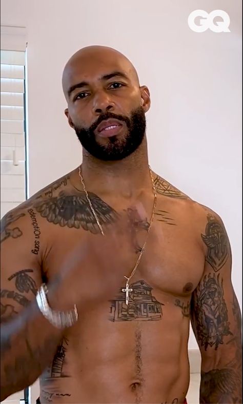 Thick Neck Men, Black Man With Tattoos, Omari Hardwick Tattoos, Tattoos Black Men, Tattoo Black Men, Tatted Guys, Dark Skin Tattoo, Omari Hardwick, Tatted Men