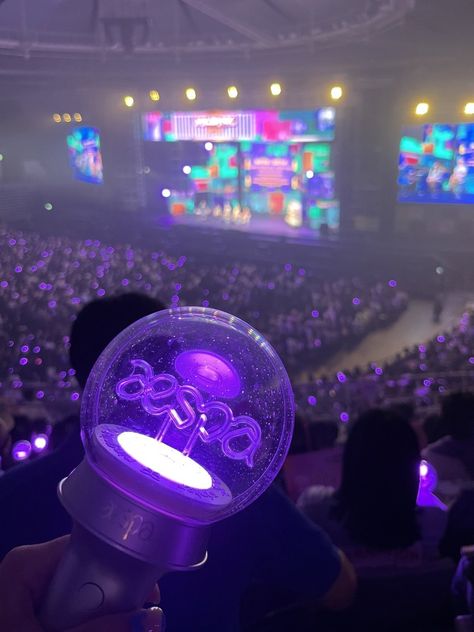 aespa sbong lightstick ocean 💜🥺 Kpop Fan Girl Aesthetic, Kpop Show, Y2k Posters, Kpop Merchandise, Fandom Kpop, Concert Aesthetic, All About Kpop, Pop Collection, Dream Wall