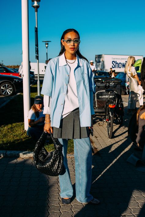 The Best Street Style Photos From the Spring 2025 Shows in Copenhagen | Vogue Ss25 Fashion Trends, Rara Skirt, Copenhagen Fashion Week Street Style, Copenhagen Street Style, Danish Fashion, Cool Girl Style, Street Style Photos, Copenhagen Fashion, Skirt Trends