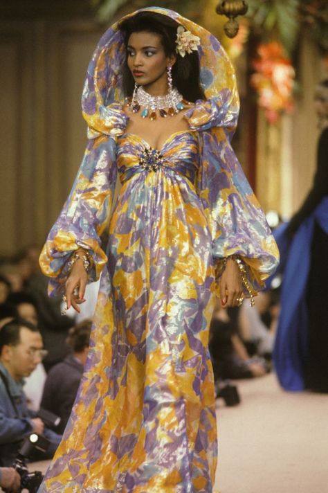 Khadijah Adams, Khadija Adams, Y2k Runway, Runway Fashion Couture, Vintage Runway, Vintage Ysl, Naomi Campbell, Moda Vintage, Life Tips