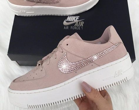 Quince Rose Gold, Bling Nike Shoes, Nike Air Max Dia, Air Max Dia, Swarovski Nike, Fredericksburg Virginia, Nike Shoes Air Force, Nike Shoes Girls, Kawaii Shoes