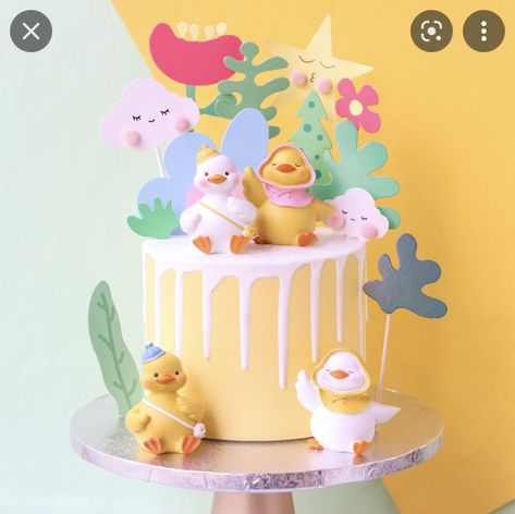 Birthday Duck Theme, Duck Cake Topper, Rubber Ducky Cake, 1st Bday Theme, Duck Party, Duck Cake, Animal Theme Birthday, School Cake, Duck Birthday