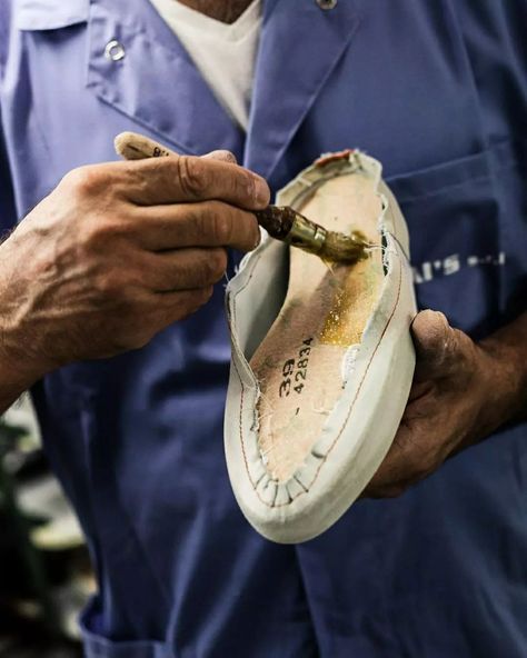 The making of DOF Studios 🖤  Every pair of DOF Studios shoes are made by the hands of artisans in Italy. The quality of the manufacturing shines through in the final product.   #perthboutique #corelifestylestore #DOFstudios Shoe Making, Lifestyle Store, Shoe Boutique, Vision Boards, 2025 Vision, Shoe Store, Perth, Portugal, Vision Board