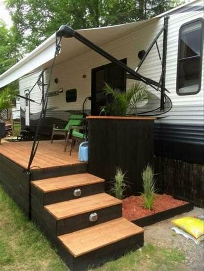 How to Build a Portable Deck for RV - A Super Easy Guide! | Outdoor Fact Summer Yard Activities, Rv Ramps For Dogs, Diy Camper Deck, Rv Sites Landscaping, Rv Decorating Ideas Outdoors, Rv Site Setup Ideas, Camper Landscaping Ideas, Rv Porches And Decks, Rv Lot Landscaping Ideas