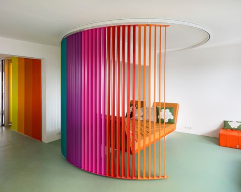 Le Rainbow Et Le Bosquet - Picture gallery Rainbow Interior Design, Colourful Interiors, Disney Minimalist, Color Office, Small Kids Room, Diy Room Divider, Candle Store, Design Career, Living In Paris