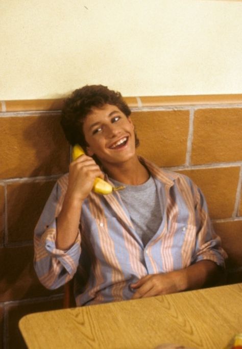 Kirk Cameron on the set of Growing Pains in 1986 Kirk Cameron 80s, Kurt Cameron, 80’s Men, Kirk Cameron, 80s Men, Period Piece, Growing Pains, Candace Cameron, Fact Families