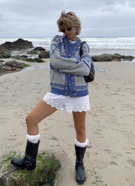 Beach Cottage Outfits, Gnome Core Fashion, Eclectic Style Outfits, Colorful 90s Outfits, English Summer Outfits, 90s Outfit Summer, Spring 2024 Fashion, Cmbyn Aesthetic Outfit, Warm Concert Outfit