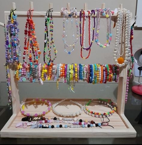 Jewelry Vendor Display, Handmade Jewelry Display, Craft Market Display, Bracelet Stand, Craft Booth Displays, Diy Jewelry Display, Handmade Jewlery, Wedding Crafts Diy, Bead Charms Diy