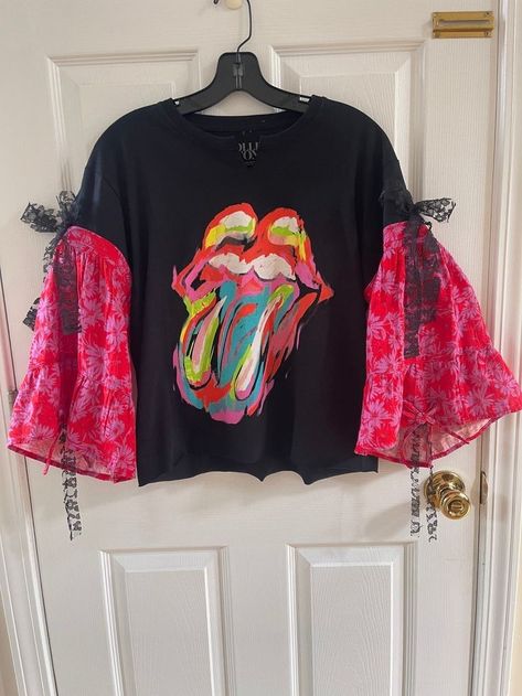 Rolling Stones Shirts, Crop Band Tee, Tshirt Upcycle, Prettiest Colors, Upcycled Tshirt, Clothes Upcycle, Rolling Stones Tee, Upcycle Clothes Diy, Upcycle Shirt