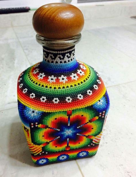 Huichol Beading Pattern, Huichol Beading, Huichol Pattern, Bead Bottle, Seed Bead Art, Easter Decorations For Church, Native Beading Patterns, Seed Bead Crafts, Easter Decorations Ideas