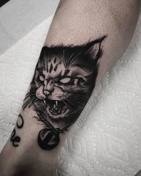 https://www.instagram.com/andrewwilsonart/ Andrew Wilson, Angry Animals, Tiger Tattoo Design, Cat Tat, Angry Cat, Sleeves Ideas, Dark Tattoo, Tiger Tattoo, Cat Wallpaper