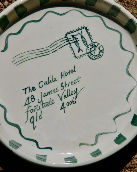 di Lunedí | Custom address plates for the @thecalilehotel Hand built in earthenware clay and decorated in the style of traditional Italian majolica… | Instagram Pottery Painting Design Ideas, Plates With Quotes, Wedding Plate Painting Ideas, Plate Designs Ideas Pottery Painting, Hand Painted Plates Ideas, Painted Plates Ideas, Painting Pottery Ideas, Glazing Inspiration, Decorated Plates