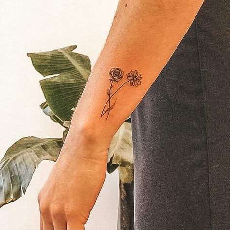 Rose Daisy Tattoo, Rose And Daisy Tattoo, Daisy And Rose Tattoo, Rose And Sunflower Tattoo, Rose And Sunflower, Daisy Tattoos, Witchy Tattoos, Daisy Tattoo Designs, Daisy Flower Tattoos