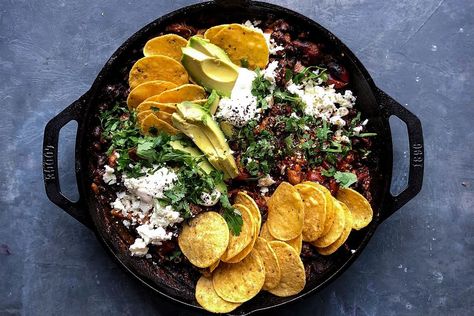 Black bean chicken nachos - Recipes - delicious.com.au Nachos Food Photography, Taco Night Ideas Parties, Streetfood Ideas, Mexican Food Photography, Taco Night Ideas, Mexican Food Night, Easy Mexican Recipes, Bean Nachos, Chicken Nachos Recipe