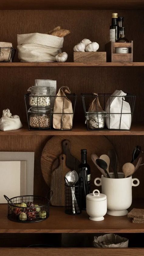 Declutter Kitchen, Earthy Home, Kitchen Organisation, Home Organisation, H&m Home, Pantry Design, Kitchen Styling, Home Decor Kitchen, Kitchen Utensils