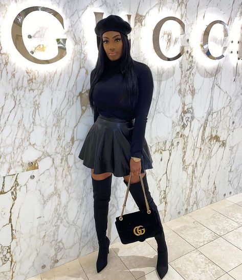 Leather Pleated Skirt Outfit Black Women, Pleated Leather Skirt Outfit Winter, Leather Skater Skirt Outfit, Pleated Skirt Outfit Black Women, Leather Pleated Skirt Outfit, Pleated Leather Skirt Outfit, Leather Skirt Outfit Winter, Skirt Outfit Black Women, Circle Skirt Outfits