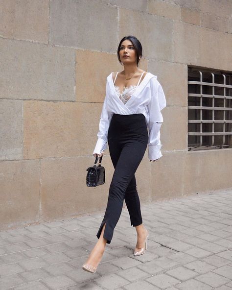 Flared Dress Pants, Trendy Office Outfits, Cute Business Casual, Not Caring, Flare Dress Pants, Professional Work Outfit, Minimalist Color, High Waisted Dress Pants, Flared Dress