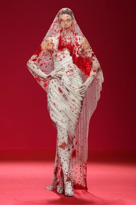 Robert Wun Does Horror Couture — Complete With Bejeweled Blood and Broken Glass — for Spring 2024 - Fashionista Robert Wun, Spring Couture, Couture Week, Couture Runway, Runway Collection, Mode Inspiration, Couture Collection, Large Fashion, Couture Fashion