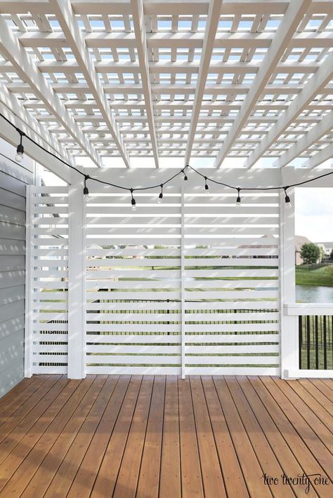 White Timber Pergola, White Privacy Wall On Deck, White Pergola On Deck, White Pergola Patio Ideas, Pergola Colors Ideas, White Deck Ideas, Pergola Makeover, Backyard Tv, Pergola Extension