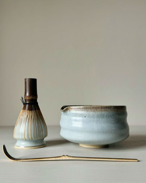 This simple sky blue matcha bowl with matching whisk holder will also be added to the website this Saturday 💙 📩 Don’t forget to sign up to my newsletter for exclusive early access to my shop update on SEPTEMBER 14TH- You can find a link in my bio @ikkai.ceramics #Matcha #Matchabowl #Chawan #handmadechawan #pottery #matchalovers #handcrafted #handmade #faitmain #handgefertigt #craftmanship #artisanat #handwerkskunst #maker #artisan #ceramics #céramique #pottery #poterie #keramik #keramiekat... Chawan Matcha Bowl, Ceramics Ideas Pottery Wheel, Matcha Pottery, Matcha Bowl Ceramics, Blue Matcha, Cmf Design, Chinese Pottery, Matcha Bowl, Glaze Ceramics