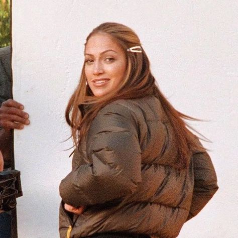 This is Us Now | JLo on Instagram: "A behind-the-scenes shot of @jlo filming the music video for “Feelin’ so Good” in the Bronx (1999). It was directed by Paul Hunter who also directed “If You Had My Love.” This music video features my favourite @jlo dance break. #onthe6 🪩 ✨" Jlo Photoshoot, Jlo Aesthetic, Jlo 2000s, Jlo 90s, Jlo Hair, Phone Widget, 90s Fits, Brunette Hair With Highlights, Celebrity Skin