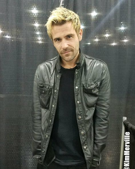 Matt Ryan Actor, Matt Ryan Constantine, Constantine Hellblazer, Legends Of Tommorow, King Shark, John Constantine, Johnny Bravo, Matt Ryan, Man Crush Monday