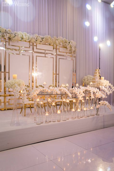 Floating Candle Wedding Decor, Wedding Table Backdrop Ideas, Gold Wedding Decorations Receptions, Ideas Candles, Floating Candles Wedding, Gold Wedding Reception, Wedding Candles Table, White And Gold Wedding, Candles Ideas