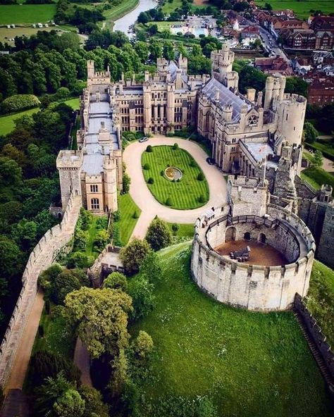 Arundel Castle | Ancestral Home of The Dukes Of Norfolk Castle England, Arundel Castle, Chateau Medieval, English Castles, Medieval Fortress, Castle Mansion, Sussex England, Castle House, Chateau France