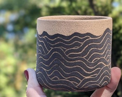 Pottery Succulent Pots, Scraffitto Ceramics, Scrifito Pottery, Ceramics Plates Designs, Ceramic Carving Designs, Pottery Gifts For Men, Pottery Carving Ideas, Clay Sgraffito, Carved Ceramics