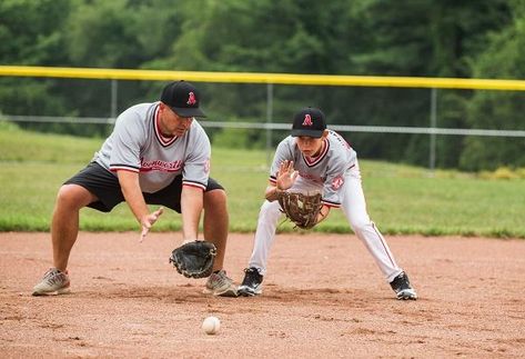 Scott Fujita’s article will cover drills to help improve players’ skills. The goal of this article is for youth who are just starting. The youth baseball drills is primarily focused on developing the fundamentals of baseball.  Baseball Drills Help Develop Skills for Young Players Surely your young players will get bored if you just teach them the same fundamentals over and over. Instead of doing basic hitting drills or indoor exercises, you should try the following drills. You will ma Youth Baseball Drills, Coaching Baseball, Baseball Coaching, Baseball Drills, Baseball Tournament, Coaching Techniques, Little League Baseball, Coaching Tips, Baseball Training