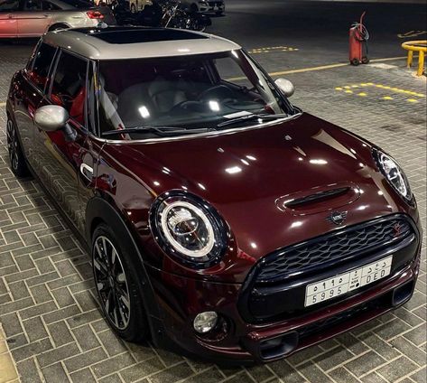 Cooper Mini Car, Mini Cooper Colors, Mini One Car, Minicooper Mini Coopers, Cute Mini Cooper, Mini Cooper Aesthetic, Mini Cooper 4 Door, Car Mini Cooper, Mini Cooper John Cooper Works