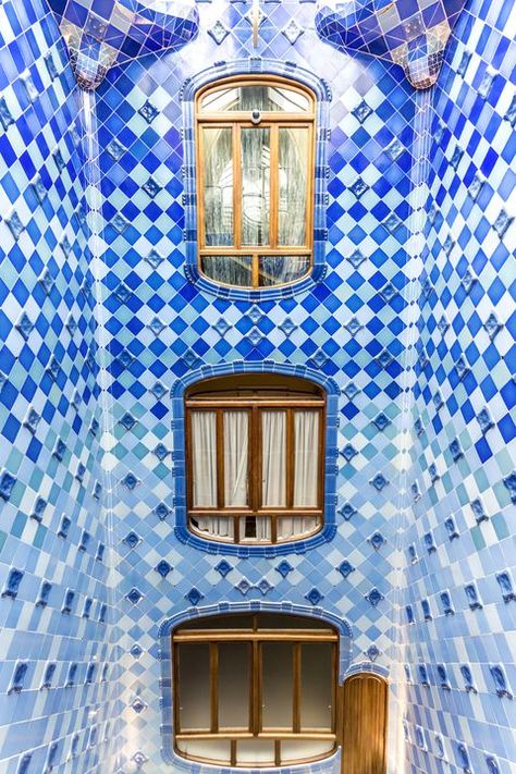 Casa Batlló Hotel Poster, Gaudi Mosaic, Mosaic Medallion, Gaudi Architecture, Barcelona Architecture, Barcelona Spain Travel, Blue Mosaic Tile, Gaudi Barcelona, Antonio Gaudí