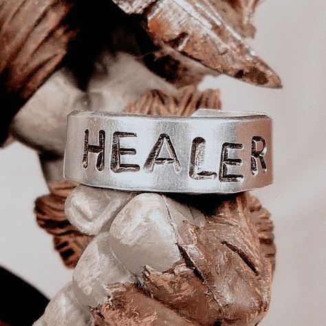 Magic Healer Aesthetic, Light Cleric Dnd Aesthetic, Cleric Aesthetic Light, Life Cleric Aesthetic Dnd, Light Cleric Aesthetic, Life Cleric Aesthetic, Grave Domain Cleric Aesthetic, Fantasy Healer Aesthetic, Selune Cleric Aesthetic