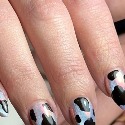 Christi VanZandt on Instagram: "Allllll about this chrome cow!🪩🐄 Inspired by: @kimoestudio  For this design, I used products from @gellyfit_usa! You can use code PIPDX for 10% off your next order on their website!💅  Need to know more about any of the techniques or colors in this set? Sound off in the comments👇  -⁠ #nails #nailinspo #gelnails #nailsofig #winternails #oilslicknails #metallicnails #birthdaynails #nailtrends #auranails 2024 Nail Trends aura nails metalic rainbow oil slick nails with cow print pattern handpainted designs on natural nails done at Polished in Portland salon in Oregon" Nails With Cow Print, Oil Slick Nails, Designs On Natural Nails, Cow Print Pattern, Aura Nails, Cow Nails, Sound Off, Nails Done, Metallic Nails