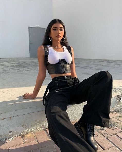 le style Streetwear Fashion Women, Mode Inspo, Edgy Outfits, Mode Vintage, Looks Style, Mode Inspiration, Looks Vintage, Aesthetic Outfits, Outfits Aesthetic