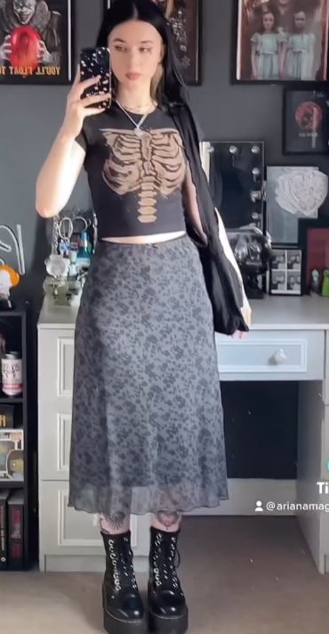 Maxi Skirt Outfit Alternative, Alt Maxi Skirt, Black Floral Maxi Skirt Outfit, Whimsigoth Skirt Outfit, Alt Maxi Skirt Outfit, Long Skirt Outfits Alt, Alt Long Skirt Outfits, Granola Goth Aesthetic, Grunge Maxi Skirt Outfits