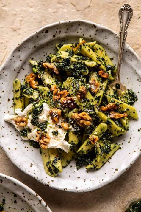 Herby Kale Pesto Pasta with Buttery Walnuts | halfbakedharvest.com Kale Pesto Pasta, Kale Pesto Recipe, Meatless Mains, Big Momma, Kale Pasta, Broccoli Pesto, Kale Pesto, Walnut Recipes, Pasta Night