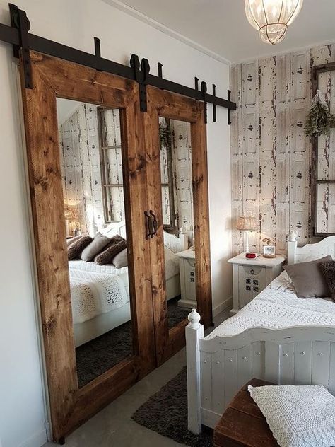 Mirror Closet Barn Doors Rustic Closet, Barn Door Closet, Western Bedroom, Design Del Prodotto, Mead, Remodel Bedroom, Rustic Bedroom, Closet Bedroom, Design Case