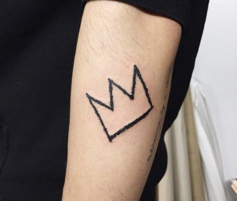 Crown Tattoos For Men, Simple Crown Tattoo, Basquiat Tattoo, Crown Tattoo Men, King Crown Tattoo, Simple Finger Tattoo, Small Crown Tattoo, Crown Tattoos, Simple Tattoos For Guys