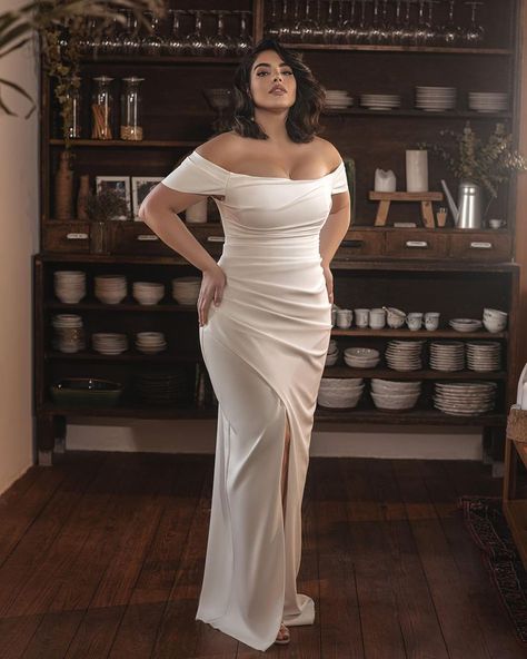 Short Elopement Dress Casual, Long Sleeve Trumpet Wedding Dress Plus Size, Size 12 Wedding Dress Curvy Bride, Curvy Girl Wedding Dress, Renewal Dress, Wedding Dresses For Curvy Women, Curvy Wedding Dress, Curvy Wedding, Dresses Corset