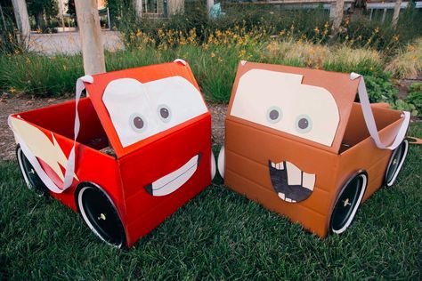 Ka-chow! Have your little ones ever wanted to be the awesome Lightning McQueen Racecar? Or how about the funny and yet adorable Mater? Here is their chance! All it takes are a few crafts supplies, … Diy Lightning Mcqueen, Disney Party Diy, Cars Halloween Costume, Cardboard Cars, Lightning Mcqueen Costume, Car Costume, Cardboard Box Car, Cars (disney) Party, Flash Mcqueen