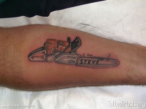 STIHL tat Chainsaw Tattoo, School Tattoo Ideas, Tattoo For Dad, Tattoos For Dad, Firefighter Tattoo, Country Tattoos, Family Tattoo Designs, Stihl Chainsaw, Geniale Tattoos