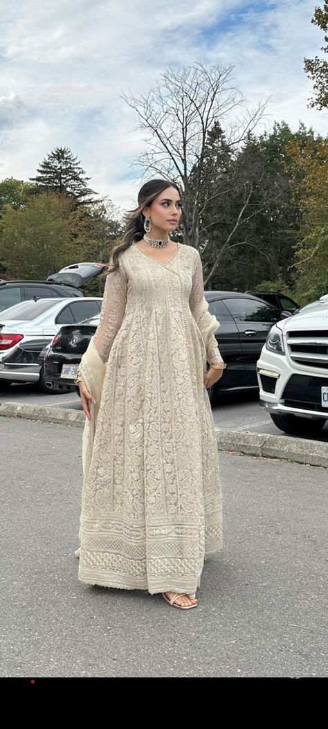 Pakistani Women Dresses, Eastern Wear, Desi Dress, Pakistani Formal Dresses, Desi Fits, Simple Gowns, Latest Dress Design, Womens Trendy Dresses, Gowns Dresses Elegant