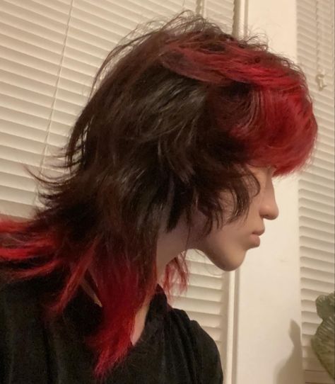 Shag Inspired Hair, Alternative Dyed Hair Ideas, Shag With Color, Cool Dyed Hair Ideas Short With Bangs, Unstyled Jellyfish Haircut, Red Hair Combo, Dark Red Mullet, Red And Black Mullet, Black Shag Haircut