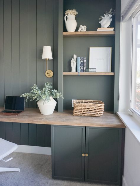 Ikea Office Storage, Ikea Corner Desk, Diy Built In Desk, Ikea Office Hack, Small Bedroom Desk, Small Office Storage, Ikea Home Office, Diy Built In, Small Room Makeover