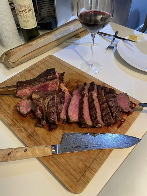 Tomahawk #food #meal #foods #healthyfood #keto Keto Food Photography, Steak And Wine Aesthetic, Steak And Wine, Steak Gift, Eating Photography, Grilling Accessories, The Perfect Steak, Delicious Steak, Gourmet Grilling