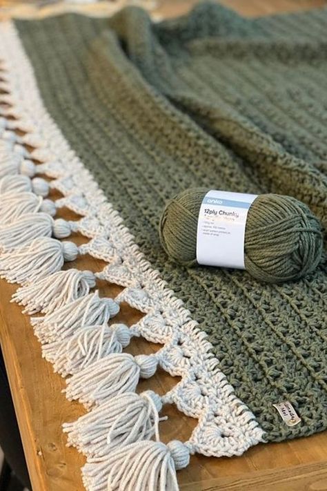 Kmart chunky yarn: how to crochet a stunning chunky throw blanket | Better Homes and Gardens Cowboy Copper, Crochet Throw Pattern, Mom Cut, Confection Au Crochet, Crocheted Blanket, Ball Of Yarn, Crochet Blanket Designs, Haken Baby, Crochet Simple